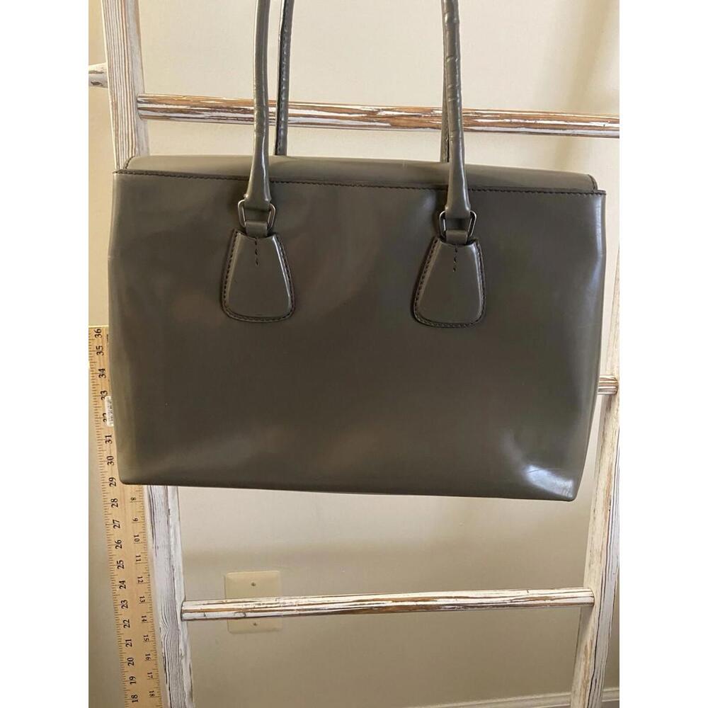 Prada Spazzolato matte gray patent leather hand tote bag - Picture 3 of 16